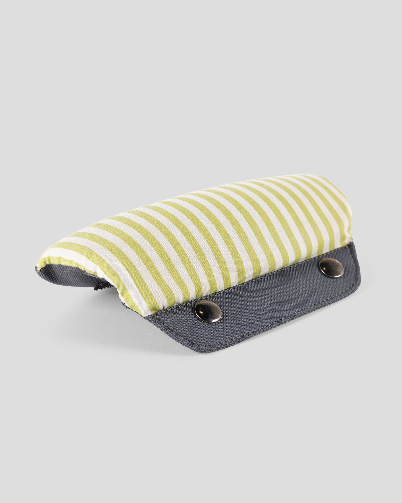 b1928_000_karinjo_child_carrier_replacement_pads_green_d_1745458777000