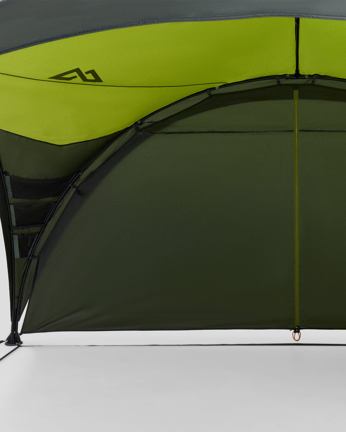 b1966_otz_roamer_dayroom_shelter_g_2000x2500_9ccac2e_1759966475000