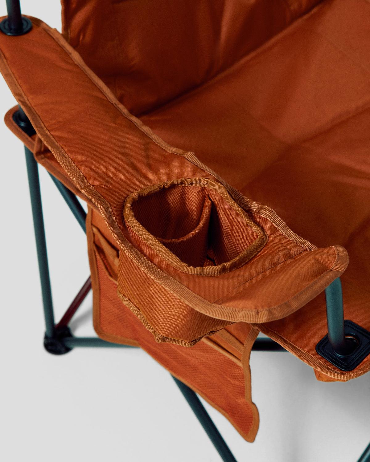 b1968_oyc_retreat_cooler_armchair_f_1790225209000