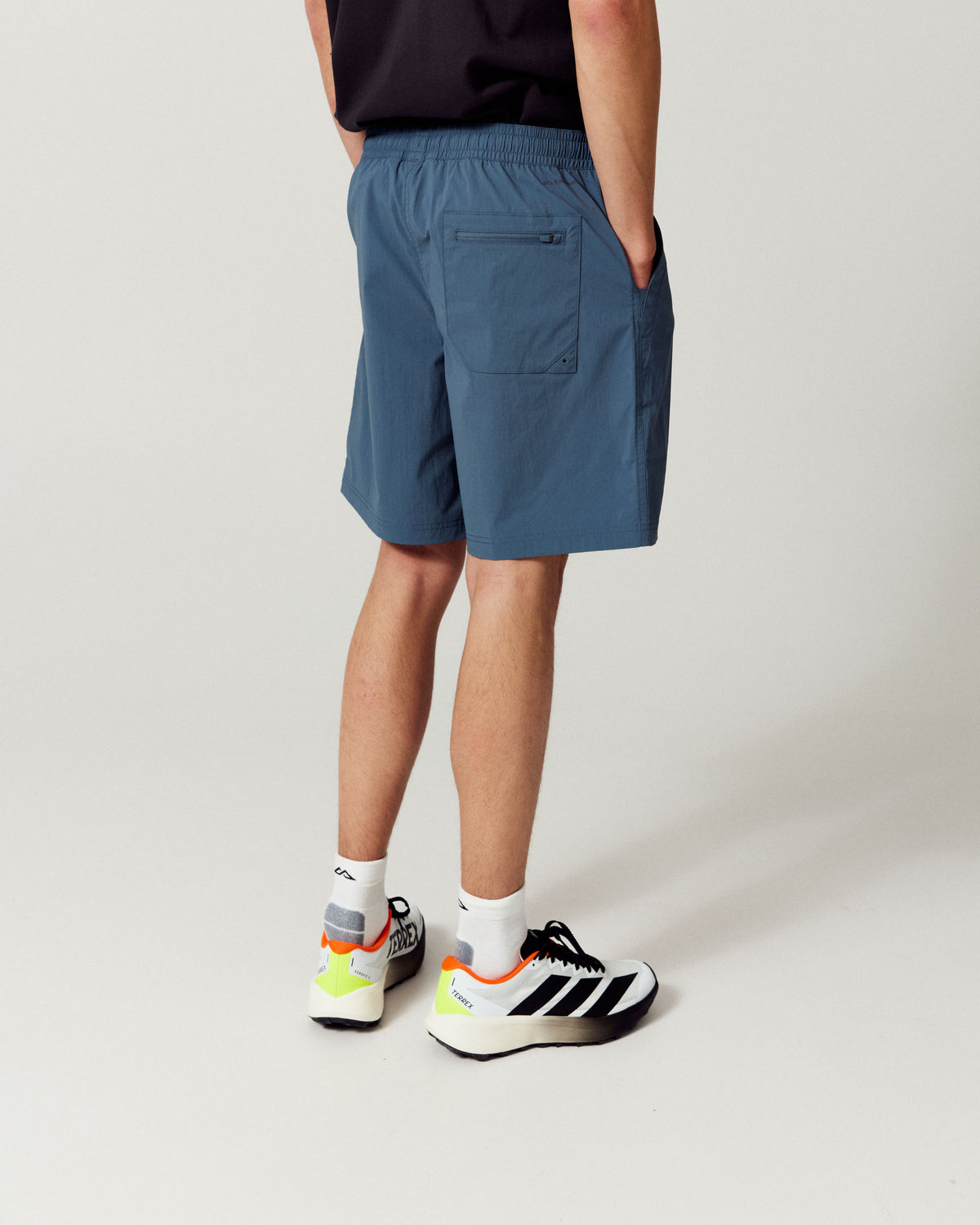 b2027_621_mens_trailhead_7_inch_shorts_c_1790034529000