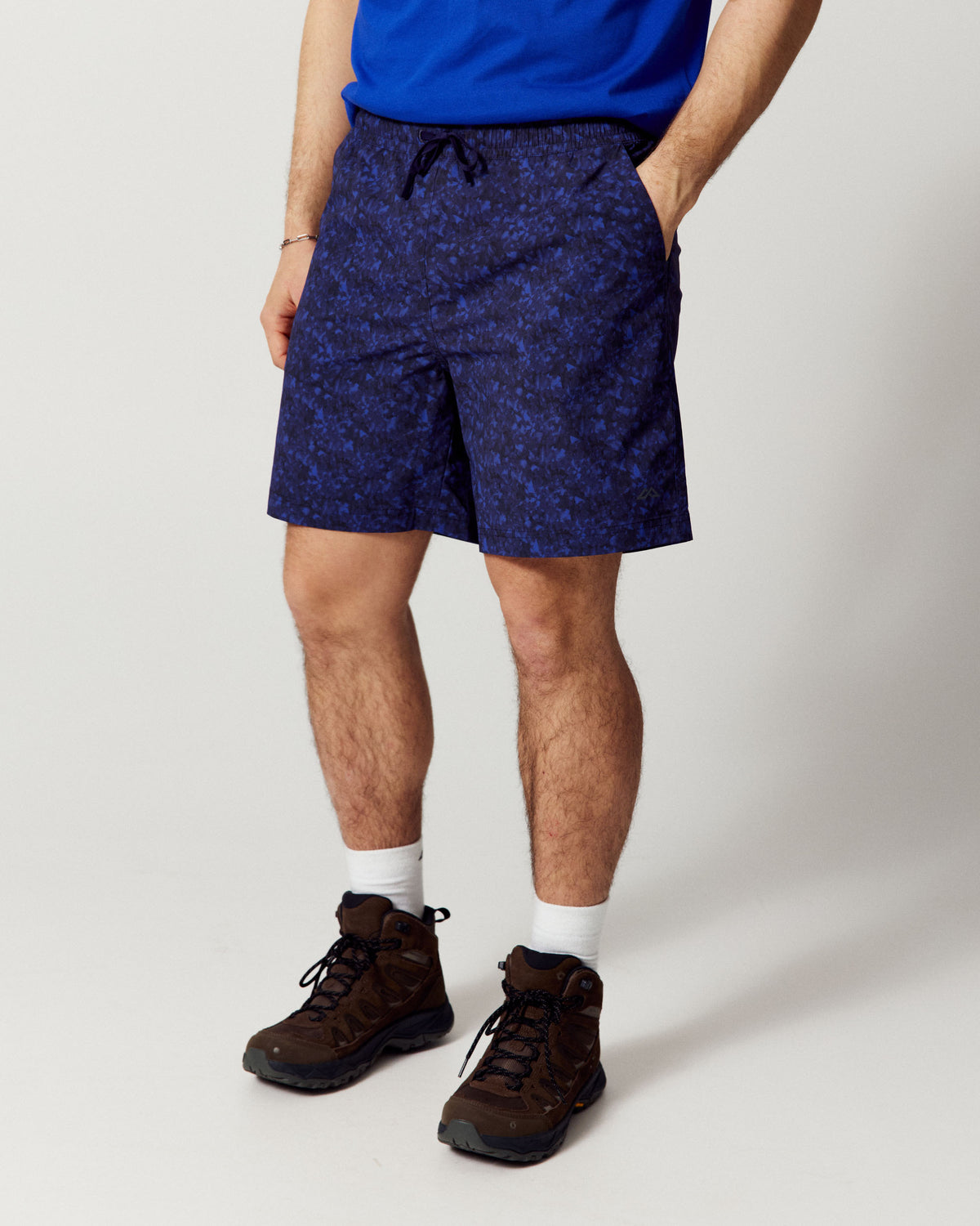 b2027_ozp_mens_trailhead_7_inch_shorts_a_1789084144000