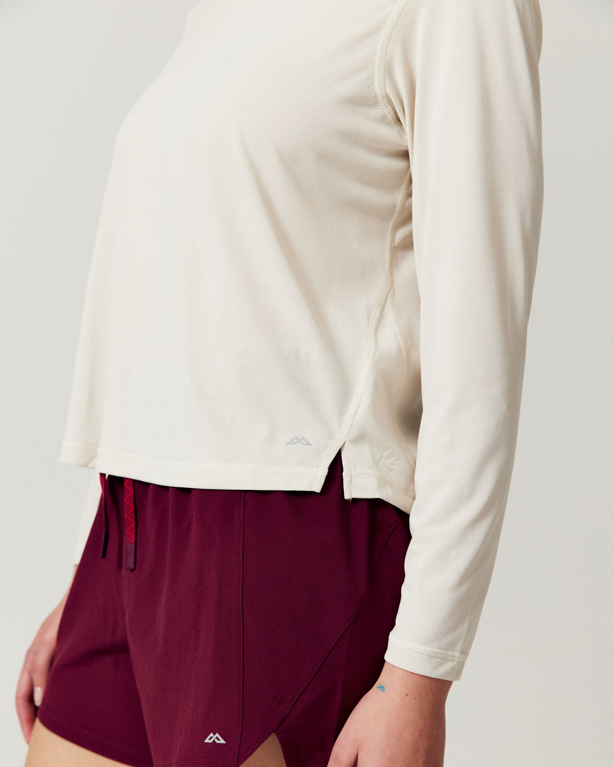 b2041_oyh_womens_seeker_long_sleeve_top_v2_c_1790025563000