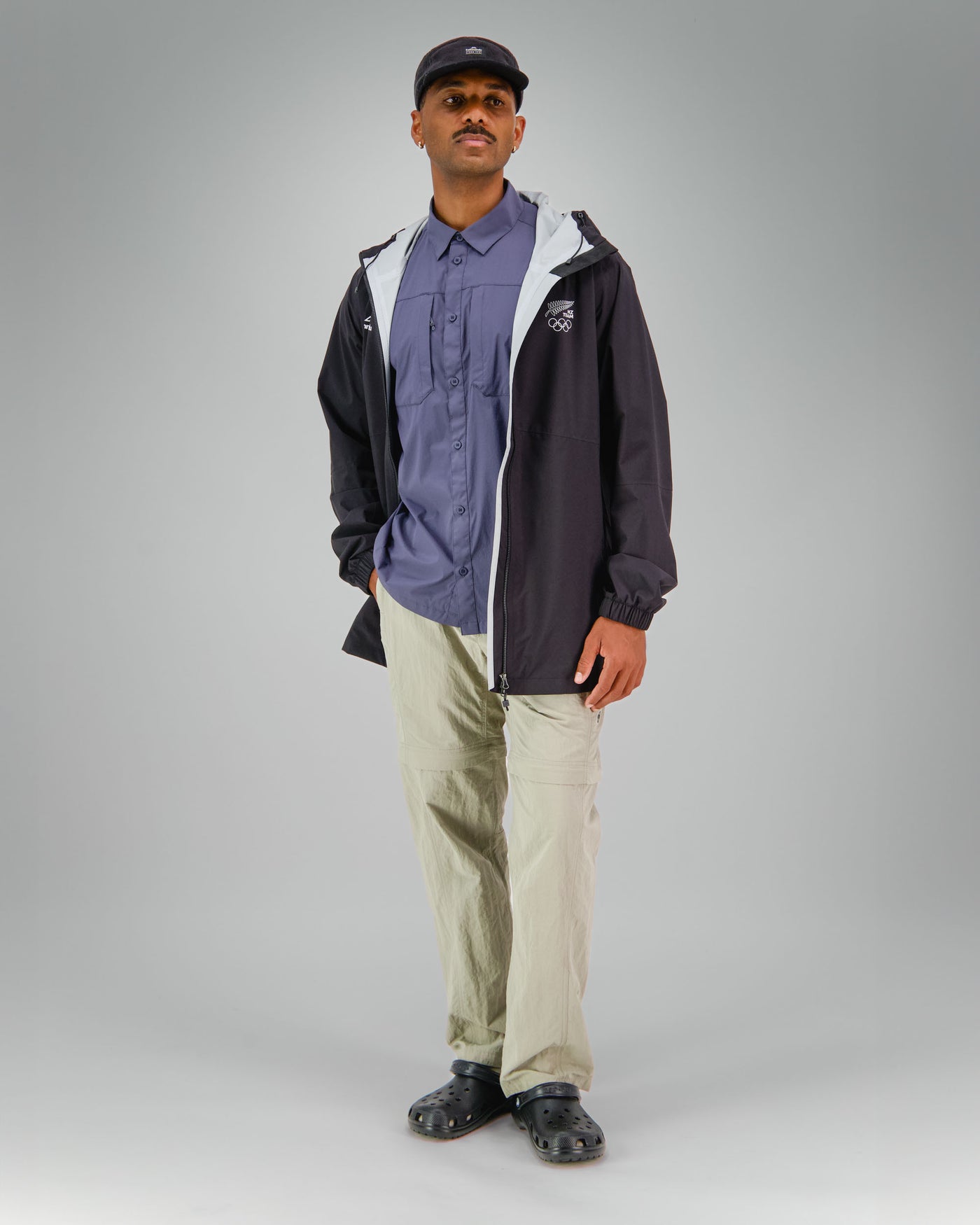 b2157_oyl_nzoc_trailhead_25l_rain_coat_b_1765509666000