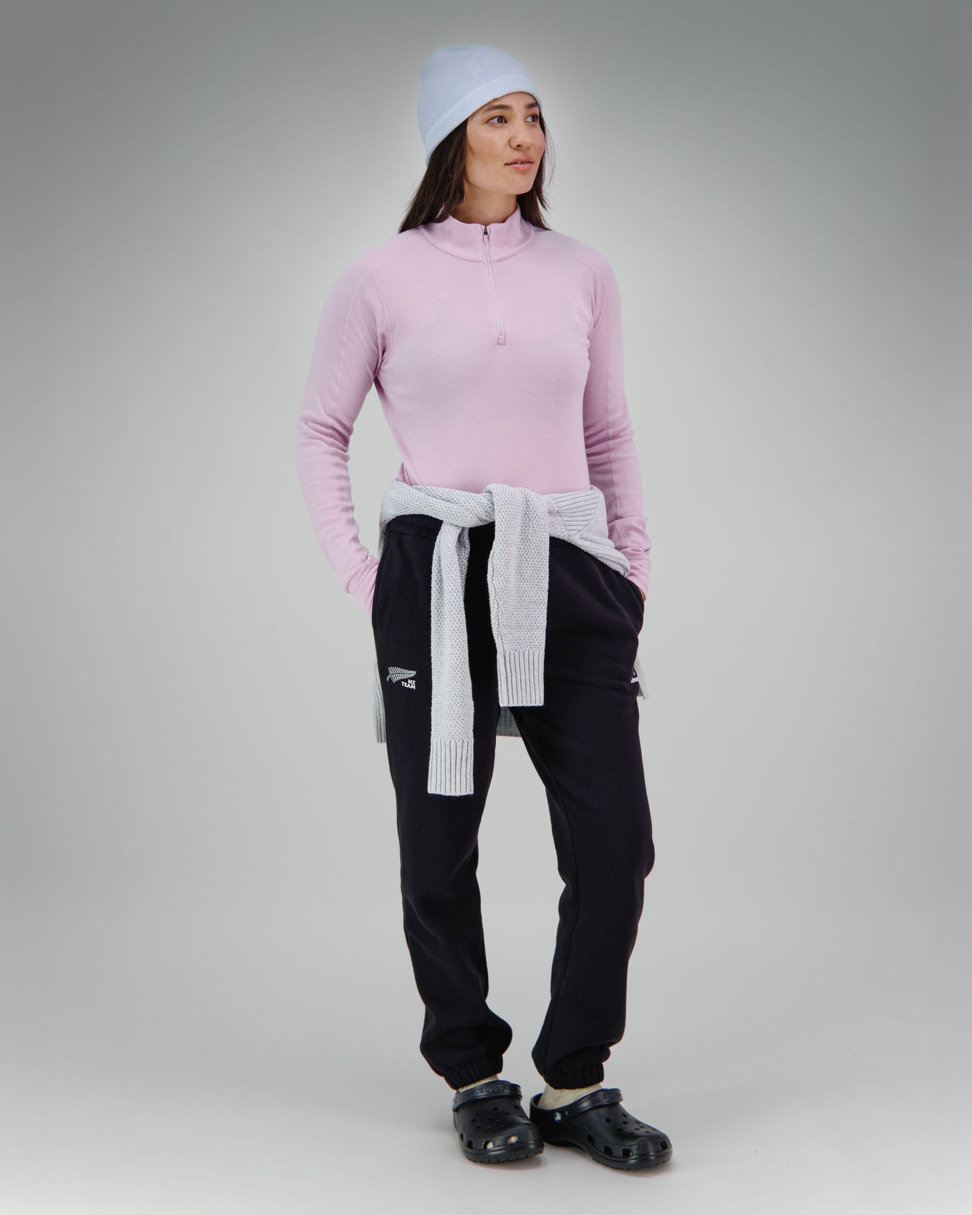 b2169_oym_supporters_slouchy_jogger_b_1765509683000