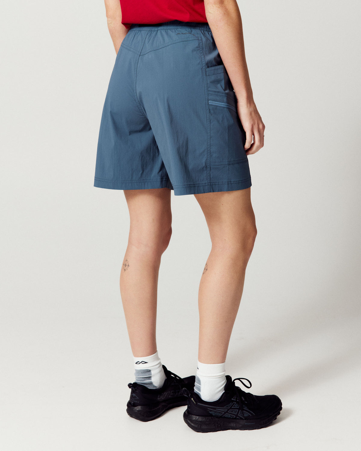 b2224_oyi_womens_trailhead_cargo_7_inch_shorts_c_1789084136000