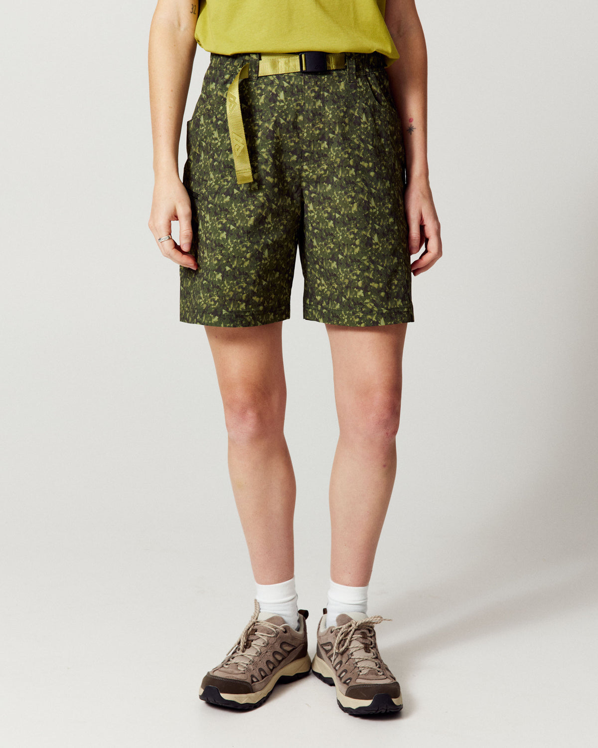 b2224_ozc_womens_trailhead_cargo_7_inch_shorts_a_1789084137000