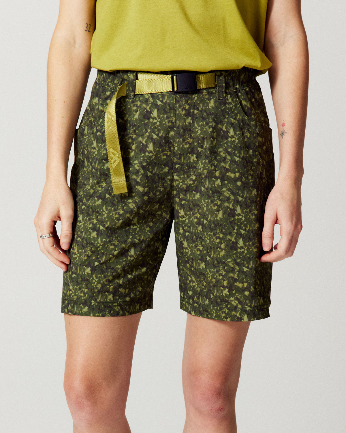 b2224_ozc_womens_trailhead_cargo_7_inch_shorts_d_1789084123000