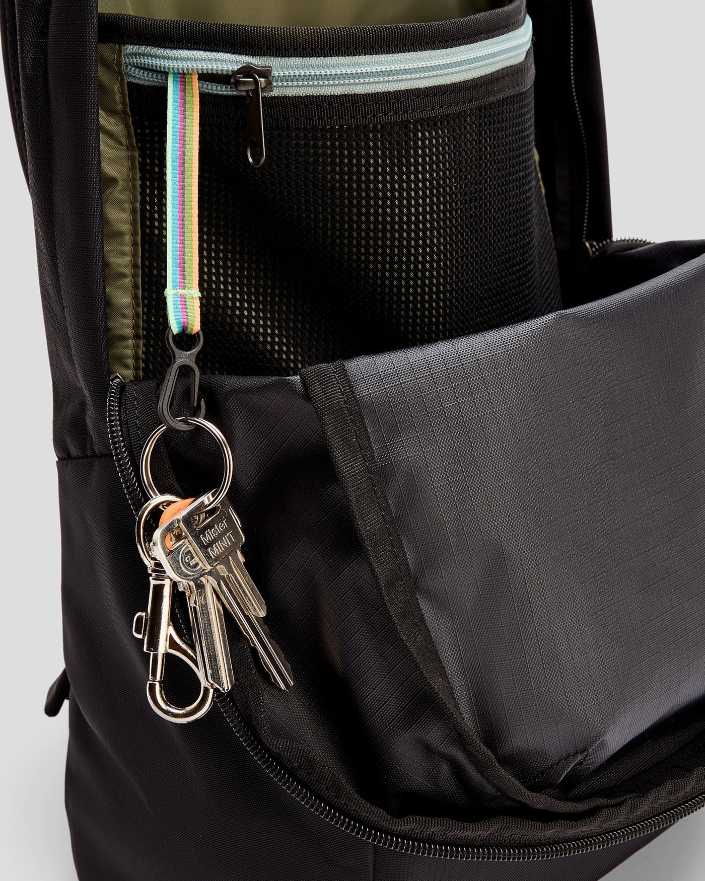 b2305_oz7_nzoc_range_axon_everyday_backpack_18l_nz_team_black_f_1756683826000