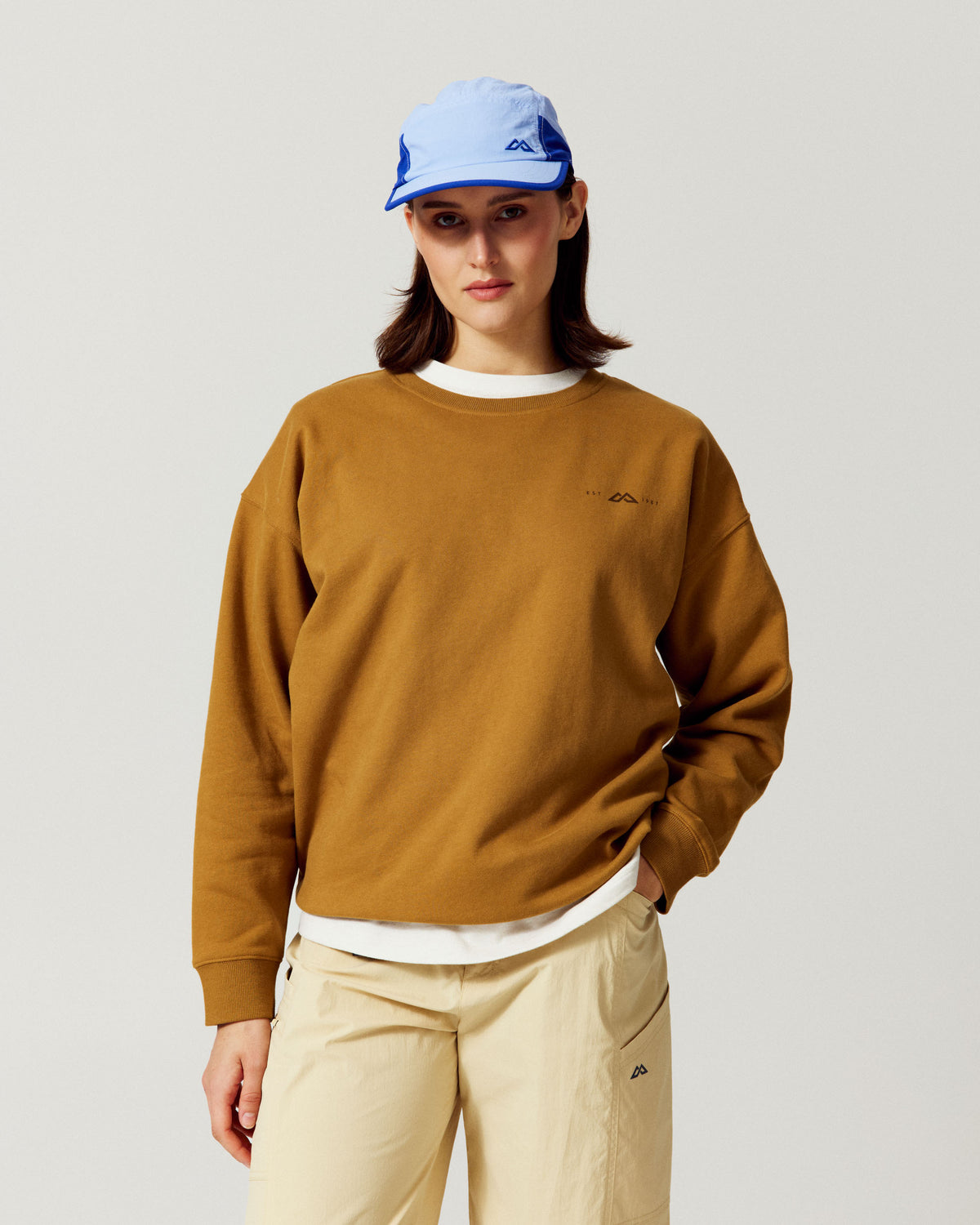 b2553_nza_womens_twin_peaks_relaxed_crew_a_1790034501000