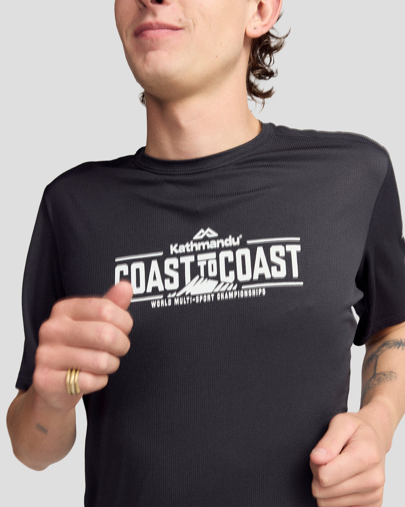 b2610_o4w_coast_to_coast_seeker_tee_mens_d_1600x2000_2a2e340_1763339432000