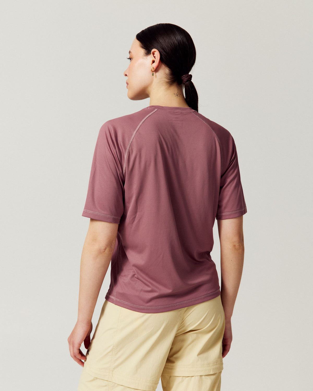 b2622_oug_womens_sun_stopper_short_sleeve_tee_d_1790025619000