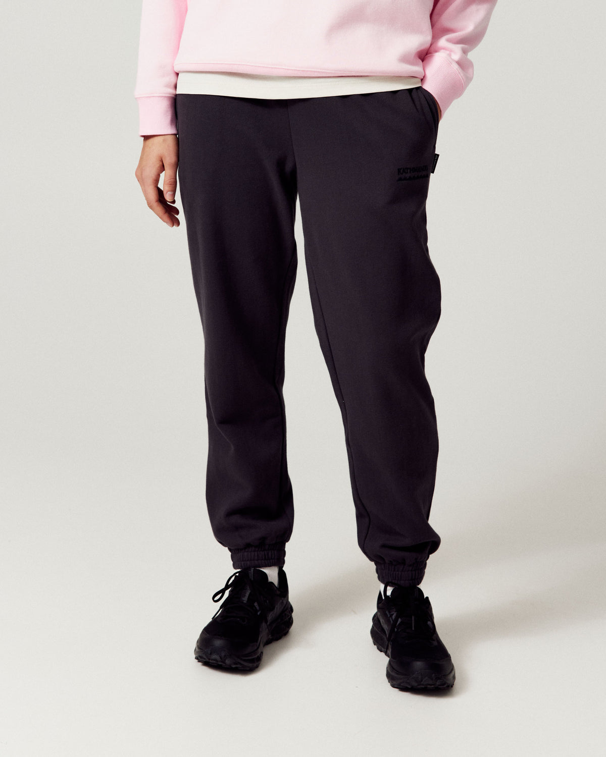 b2735_otk_womens_embroidered_heritage_joggers_a_1790034479000