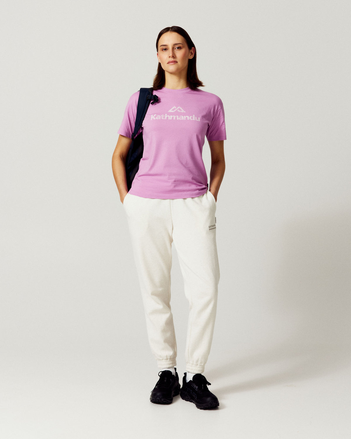 b2735_p33_womens_embroidered_heritage_joggers_b_1790034480000