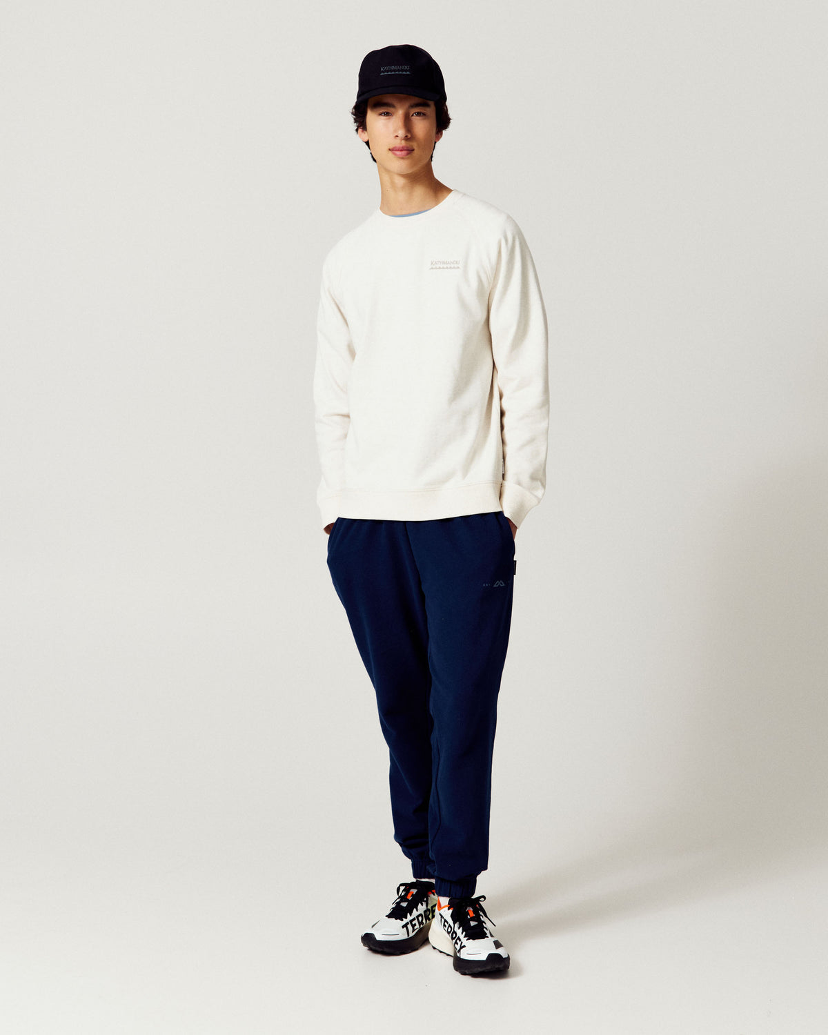 b2739_ou3_mens_twin_peak_logo_joggers_b_1791935667000