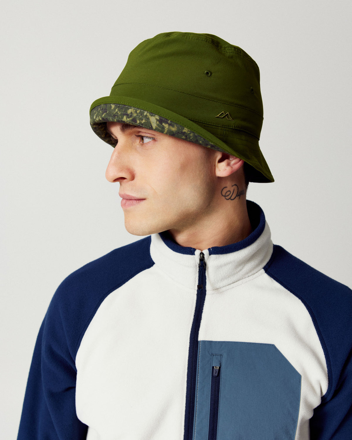 b2743_p37_trailhead_reversible_bucket_hat_b_1789084122000
