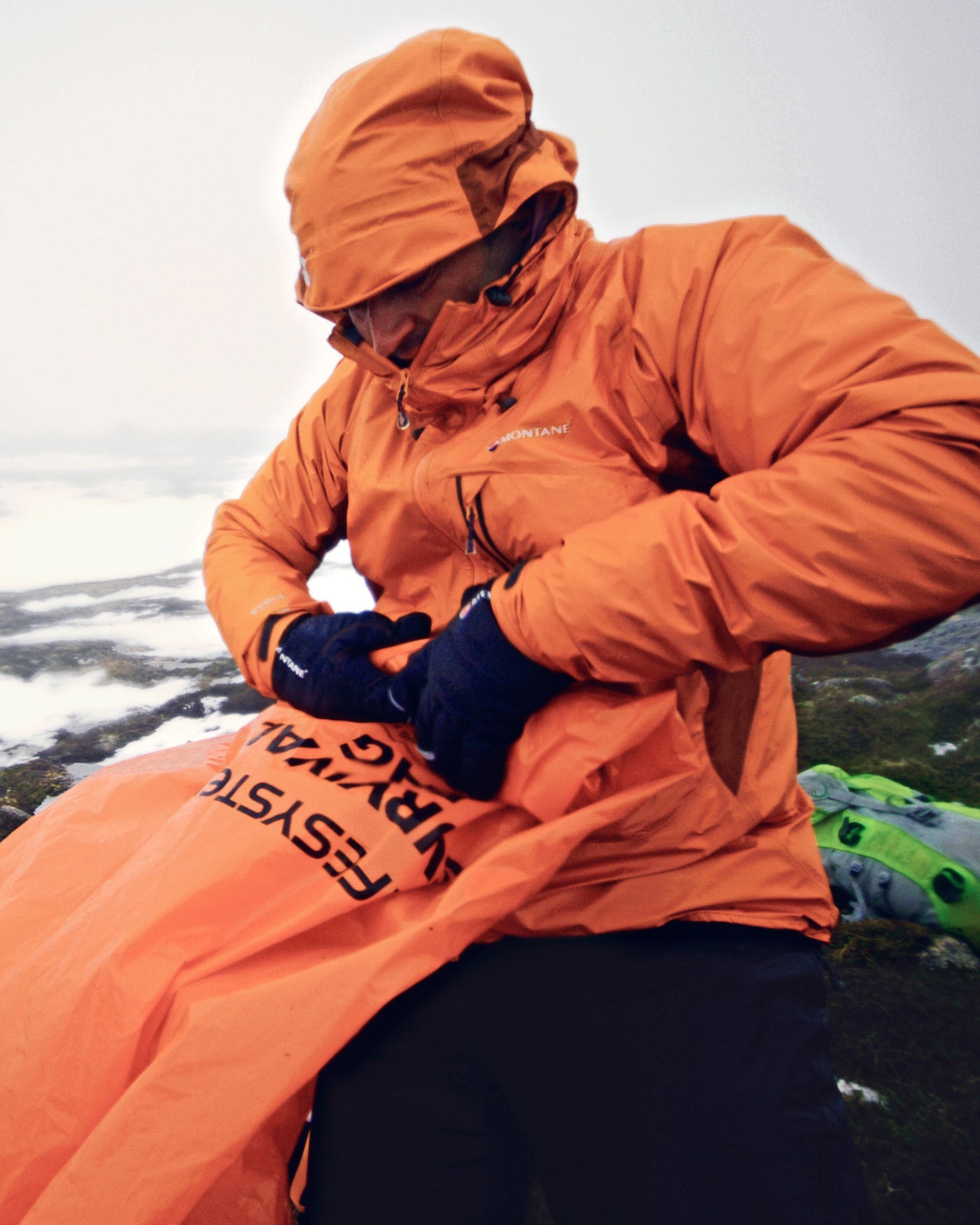 b2748_302_lifesystems_survival_bag_g_2000x2500_9ccac2e_1763525782000