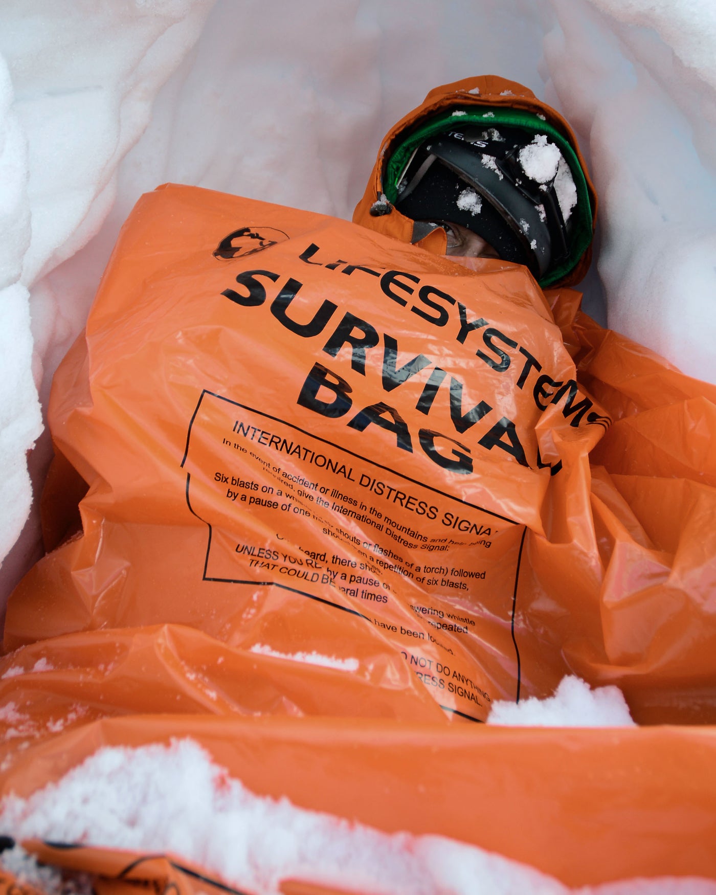 b2748_302_lifesystems_survival_bag_h_2000x2500_9ccac2e_1763525783000