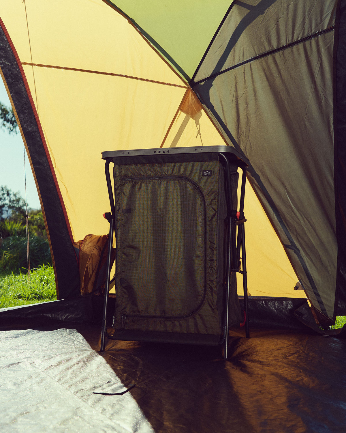 b2754_586_retreat_camp_cupboard_single_a_1790225164000