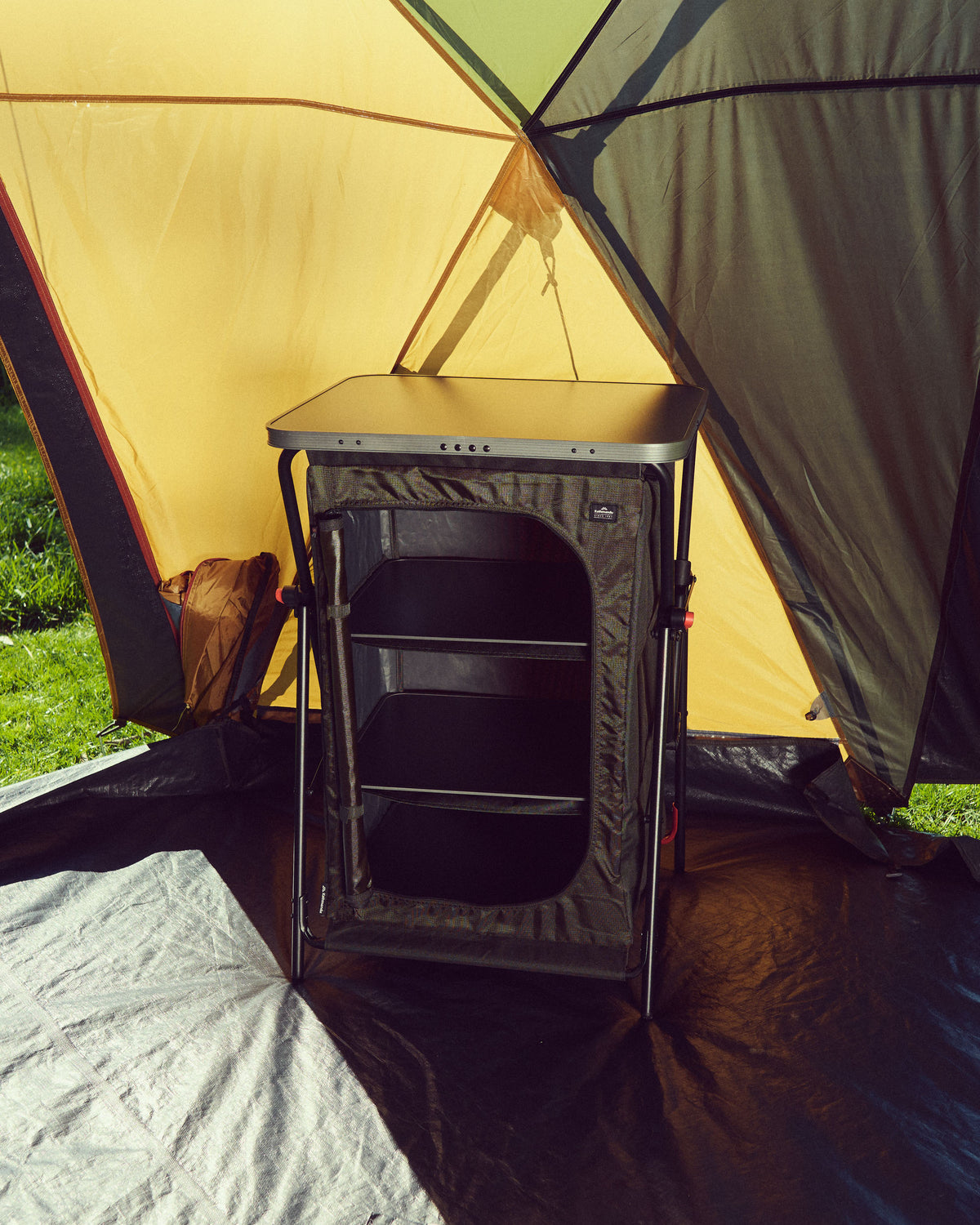b2754_586_retreat_camp_cupboard_single_c_1790225165000
